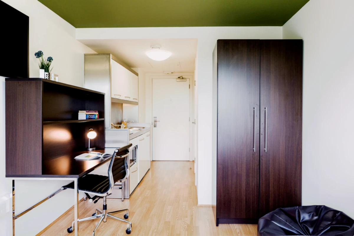 Studio Rooms view 3