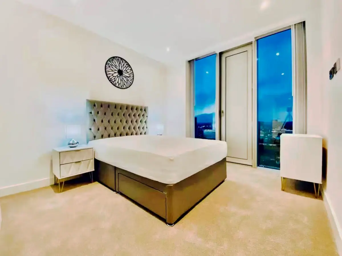 2 Bedrooms 2 bathrooms