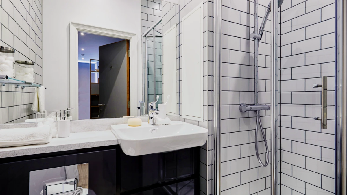 Ensuite Bedroom-Victoria
