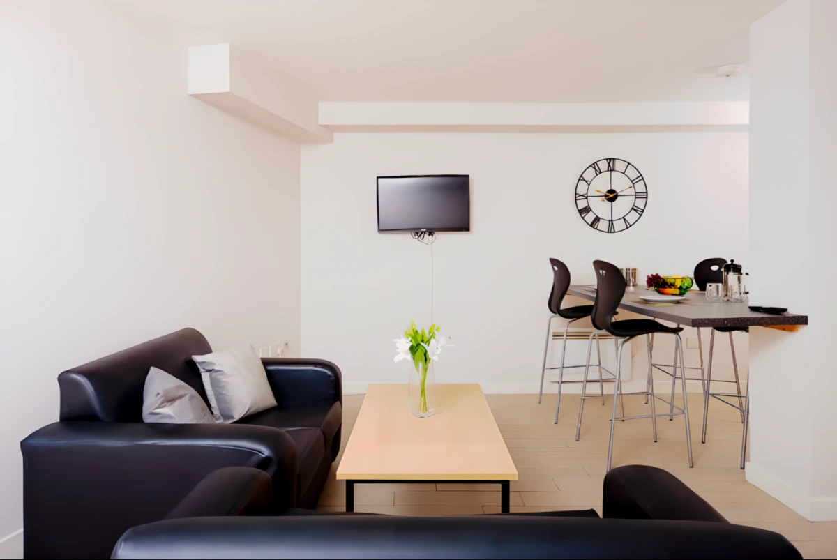 Double Bed Flat