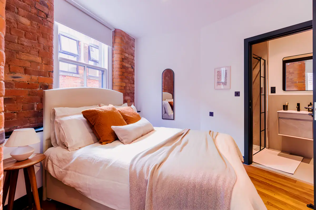 2 Rooms view 1