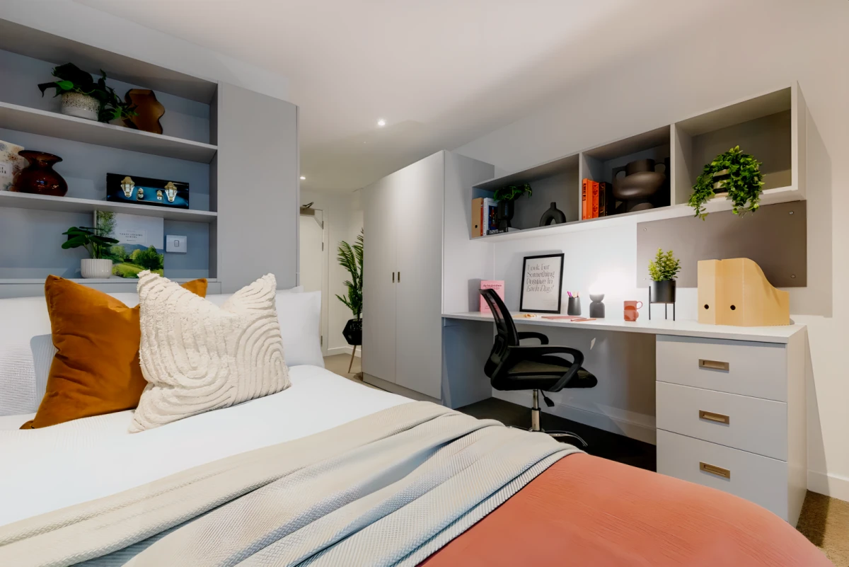 9 Rooms view 1