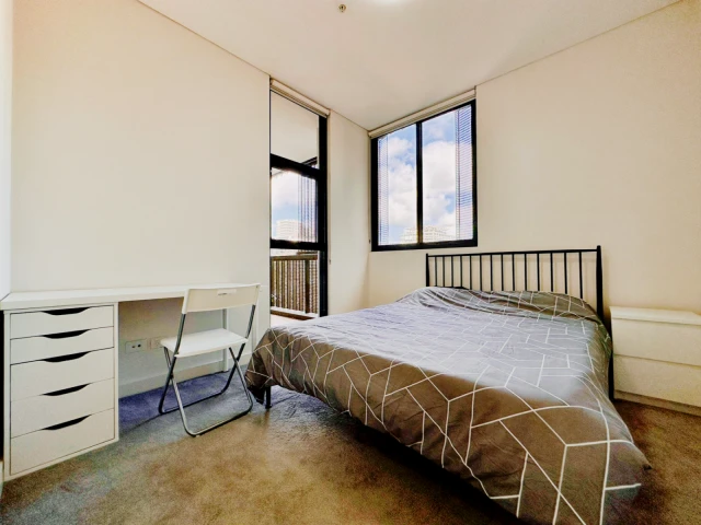 5 Sam Sing St