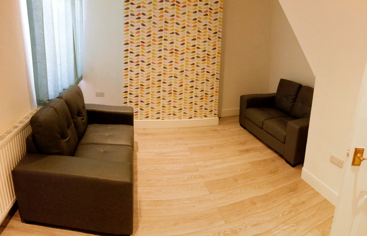 3 Bedrooms 1 bathroom