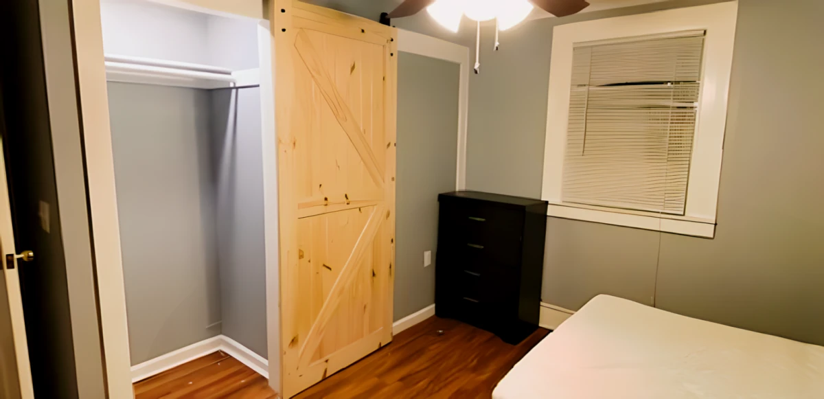 3 Bed 3 Bath Female Roommates