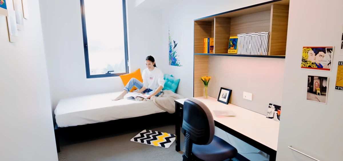 6 Rooms view 1