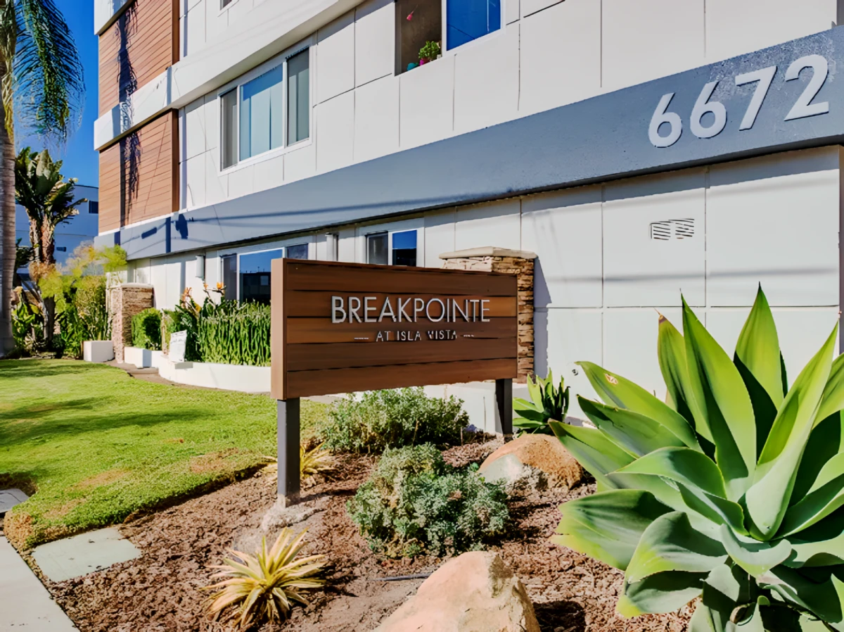 Breakpointe Coronado