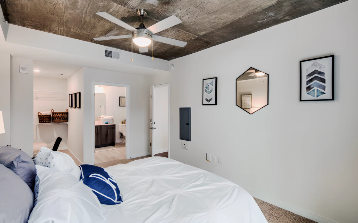 4 Rooms view 1