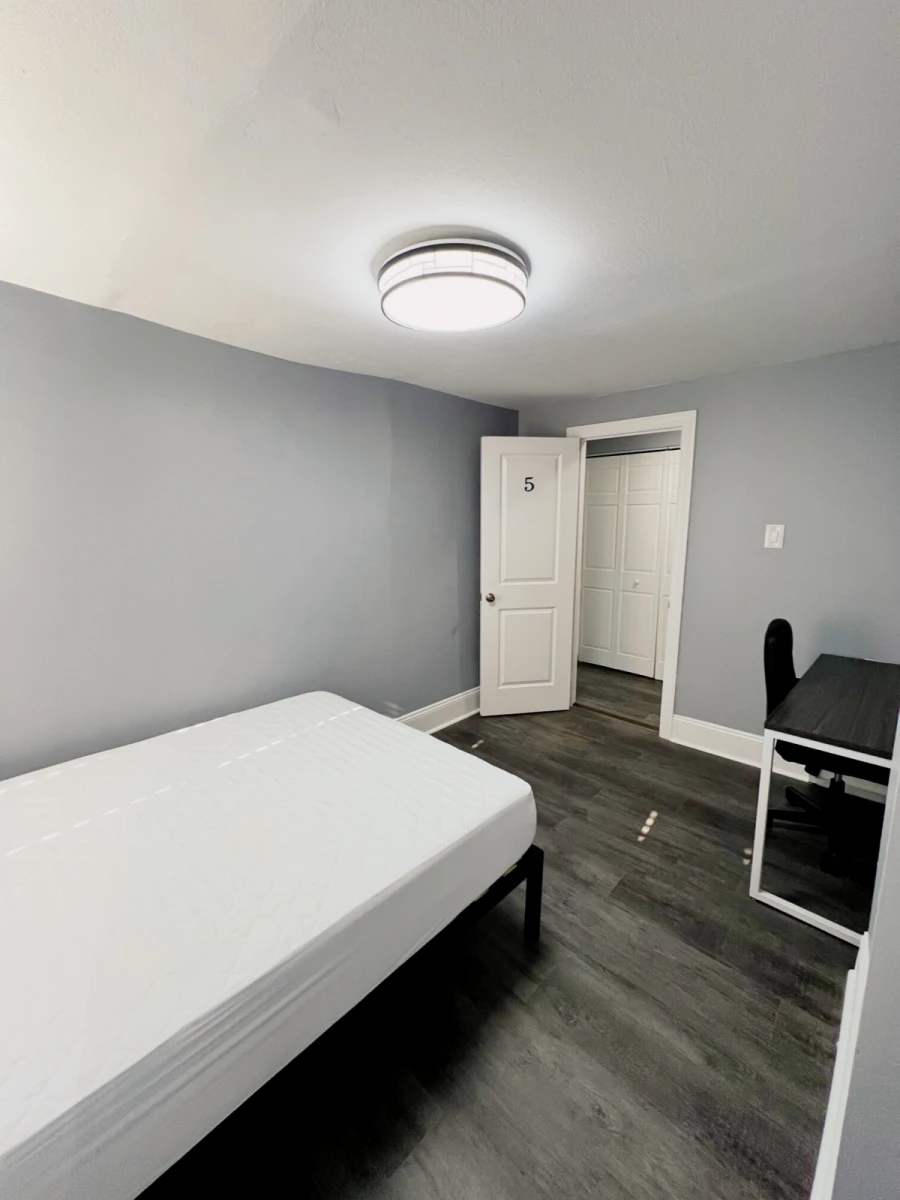 5 Bed 2 Bath