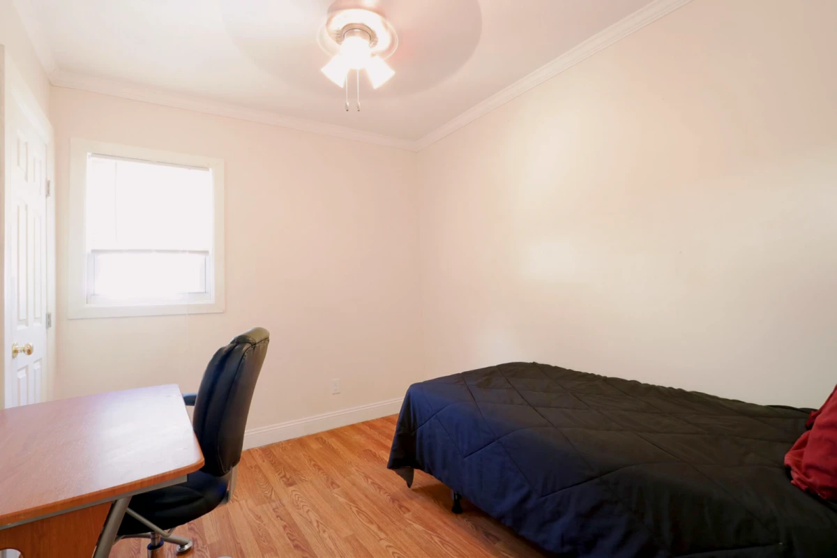 5 Bed 2 Bath