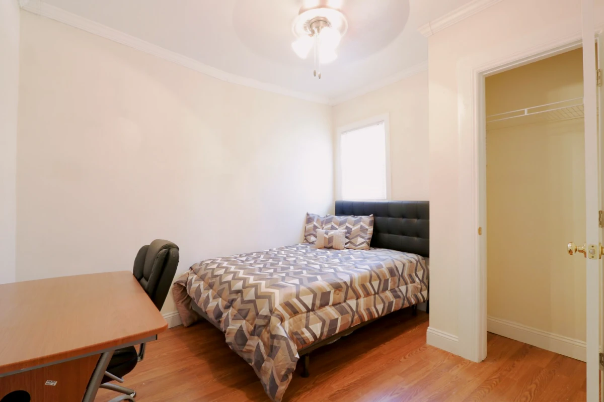 5 Bed 2 Bath