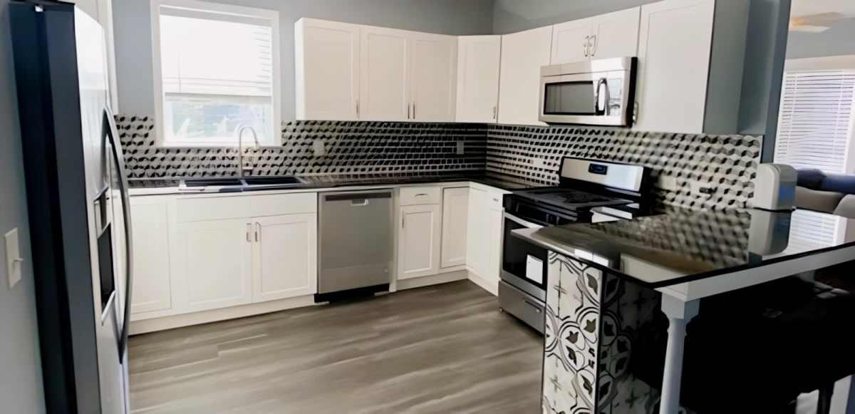 4 Bed 2 Bath Apartment 2