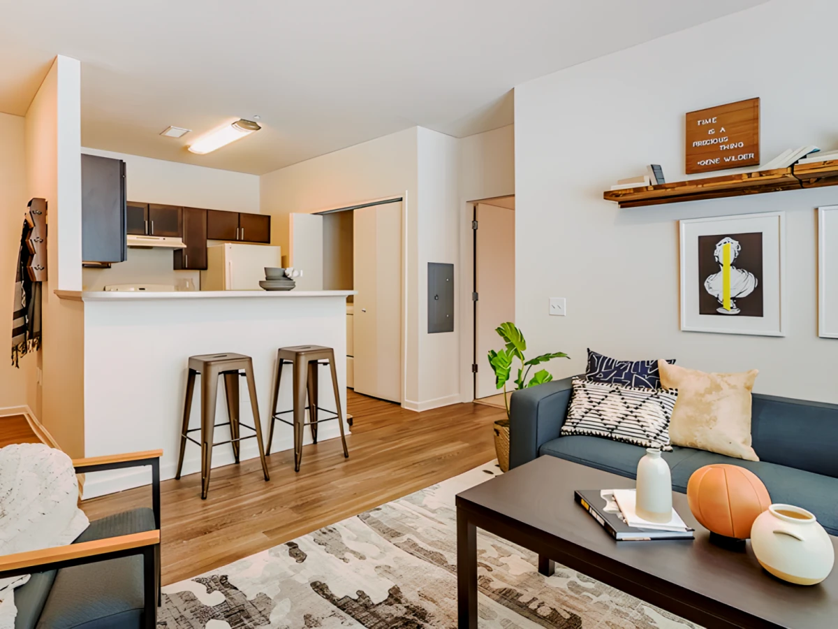 2x2 Rooms view 3