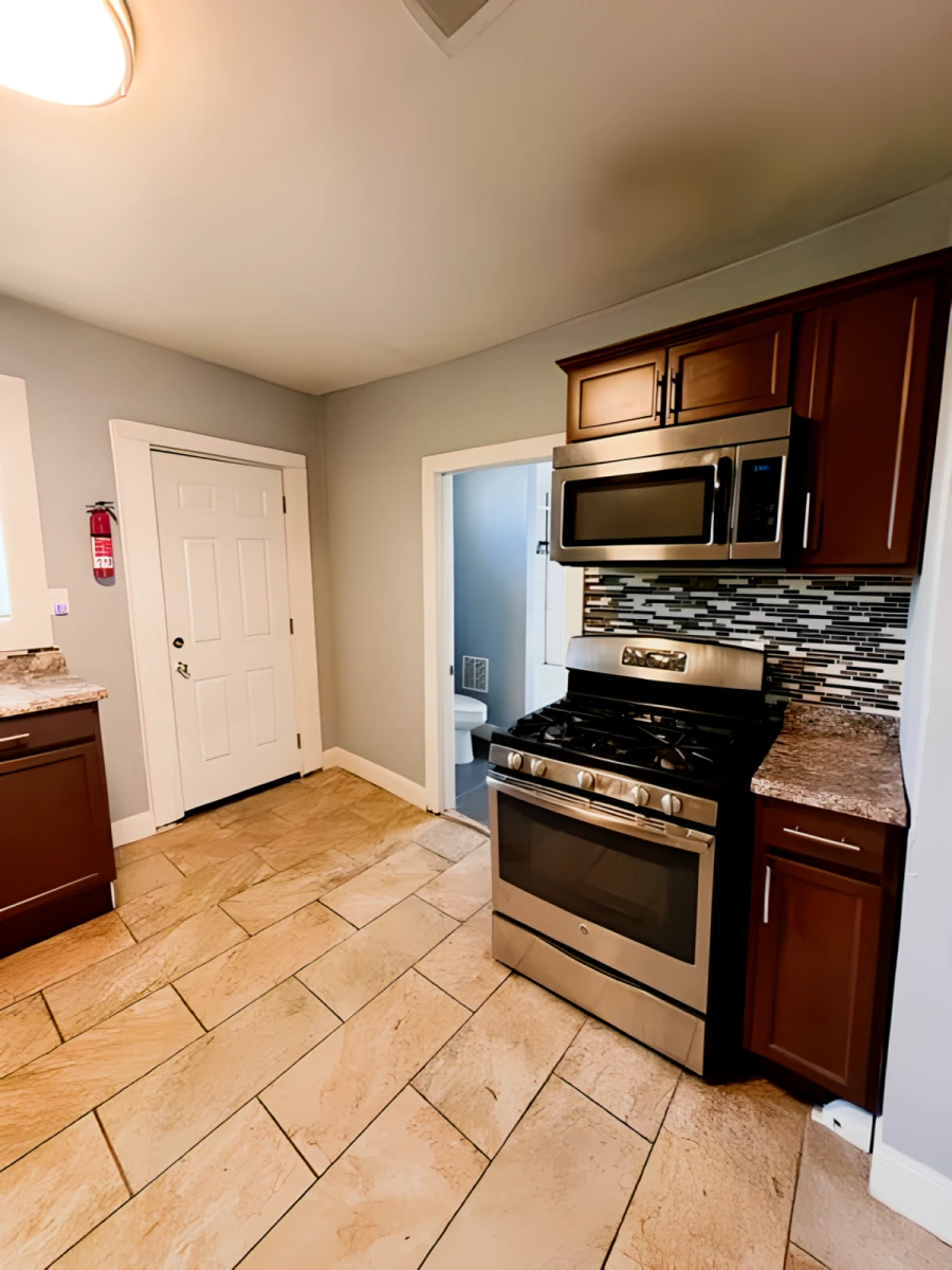 Large 2 Bedroom Apartment 2