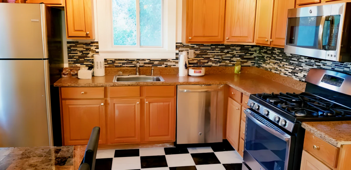 3 Bed 1 Bath Apartment 1