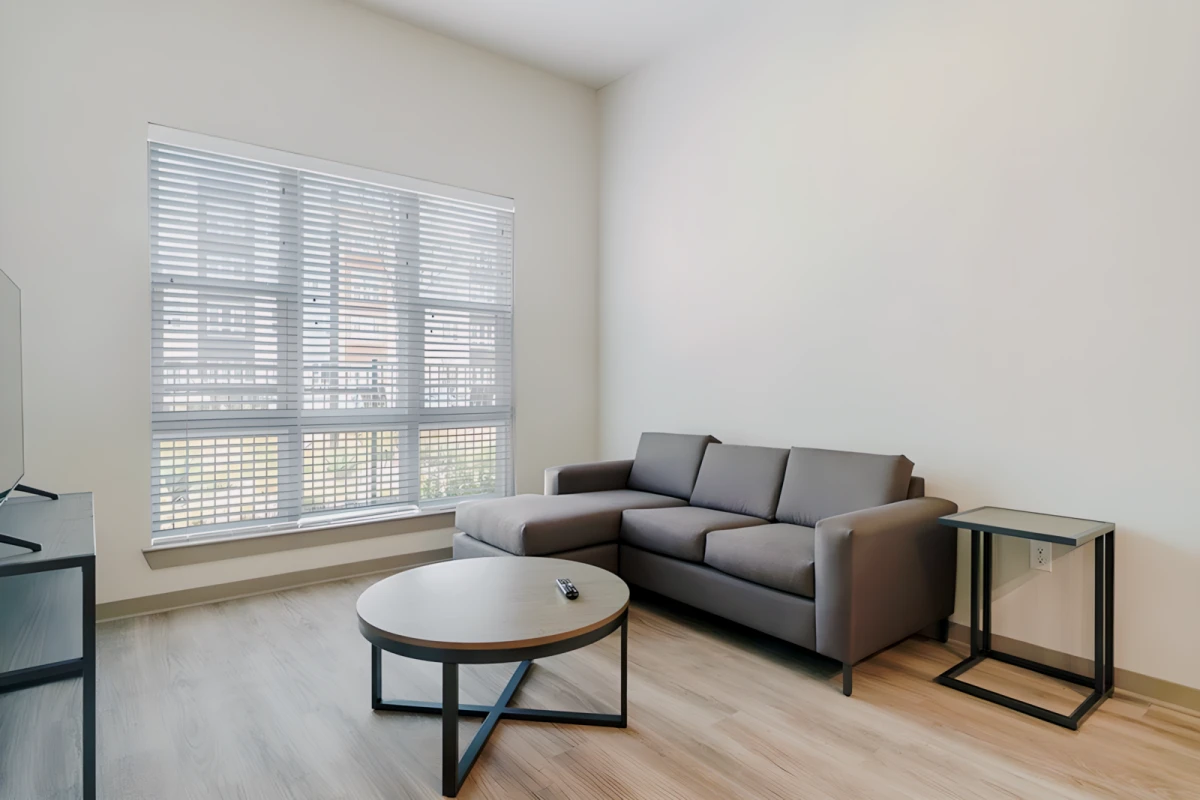 2x2 Rooms view 1