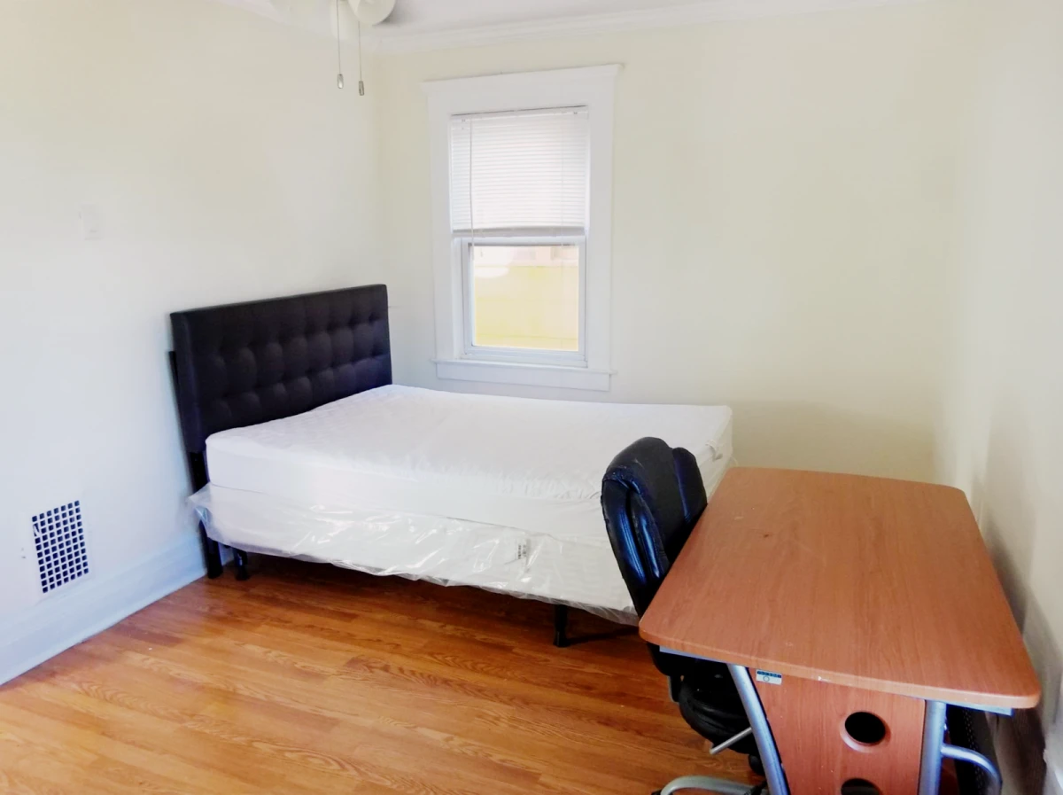3 Bed 1 Bath Apartment 1