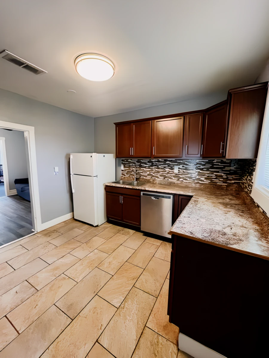 Large 2 Bedroom Apartment 2