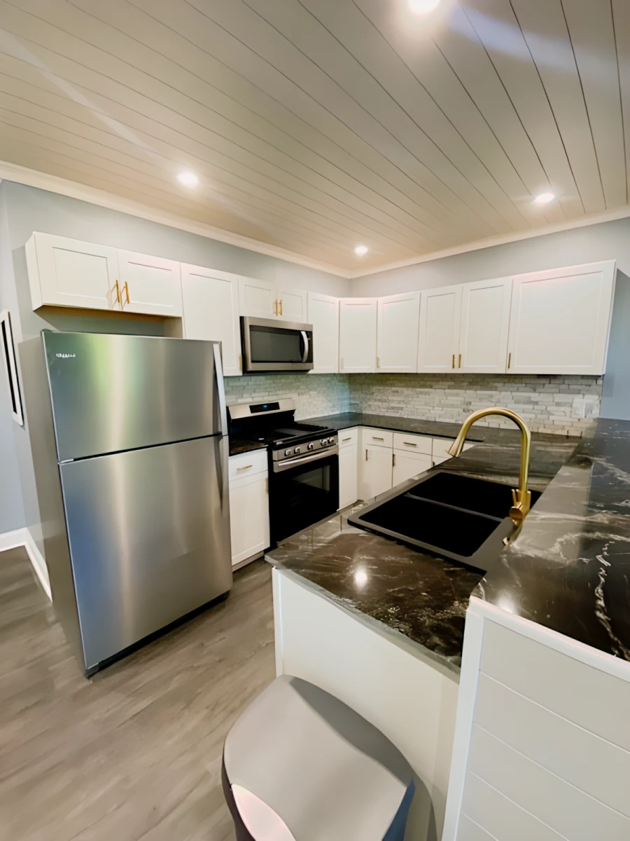 1 Bed 1 Bath Apt 1