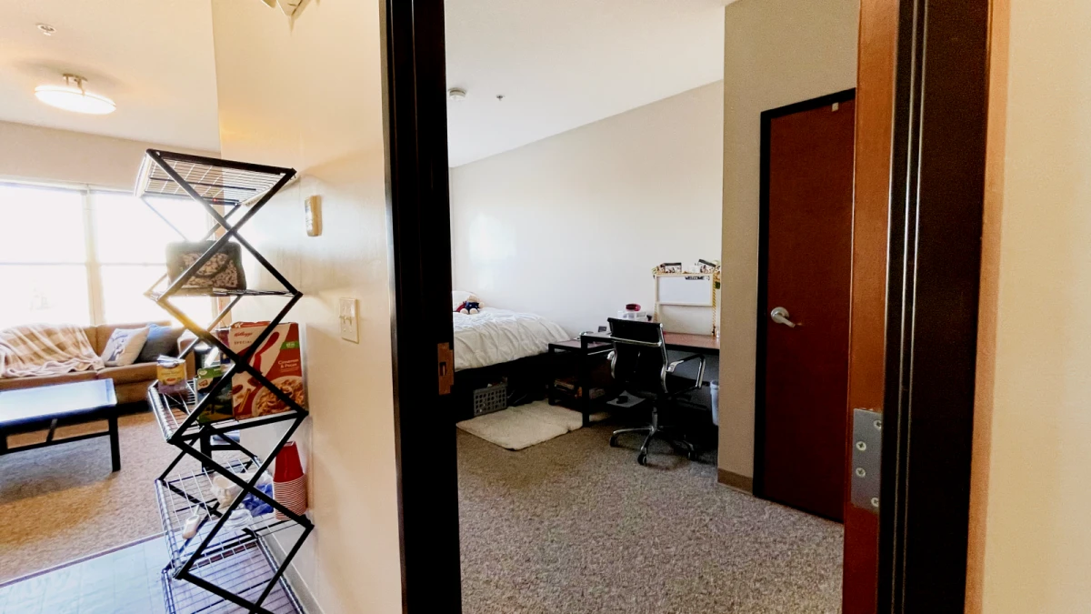 2x2 Rooms view 1
