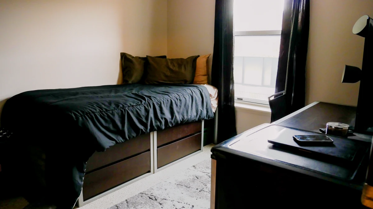 1x1 Rooms view 1