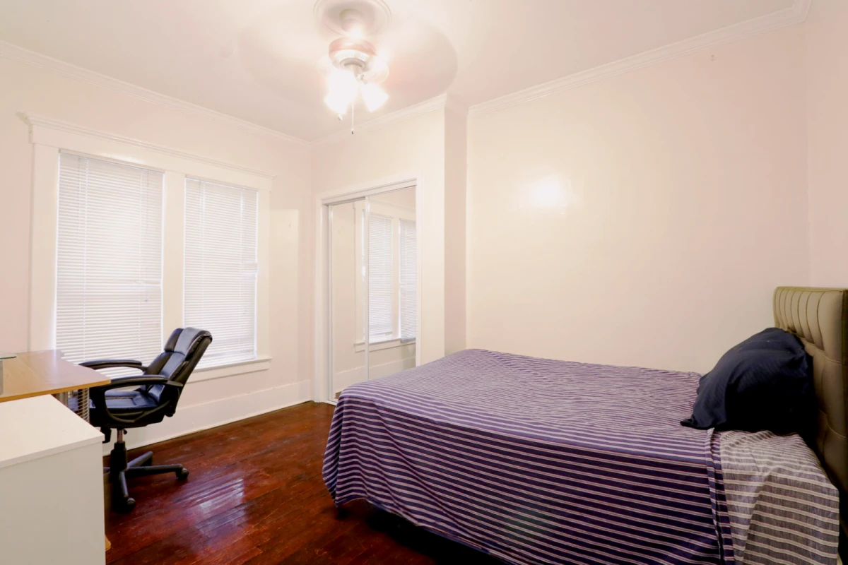 4 Bed 2 Bath Apartment 2