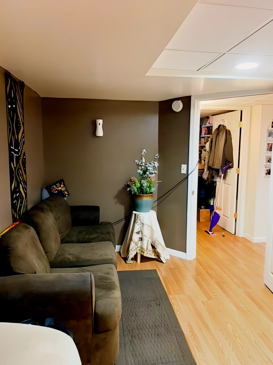 1533 East Genesee St B