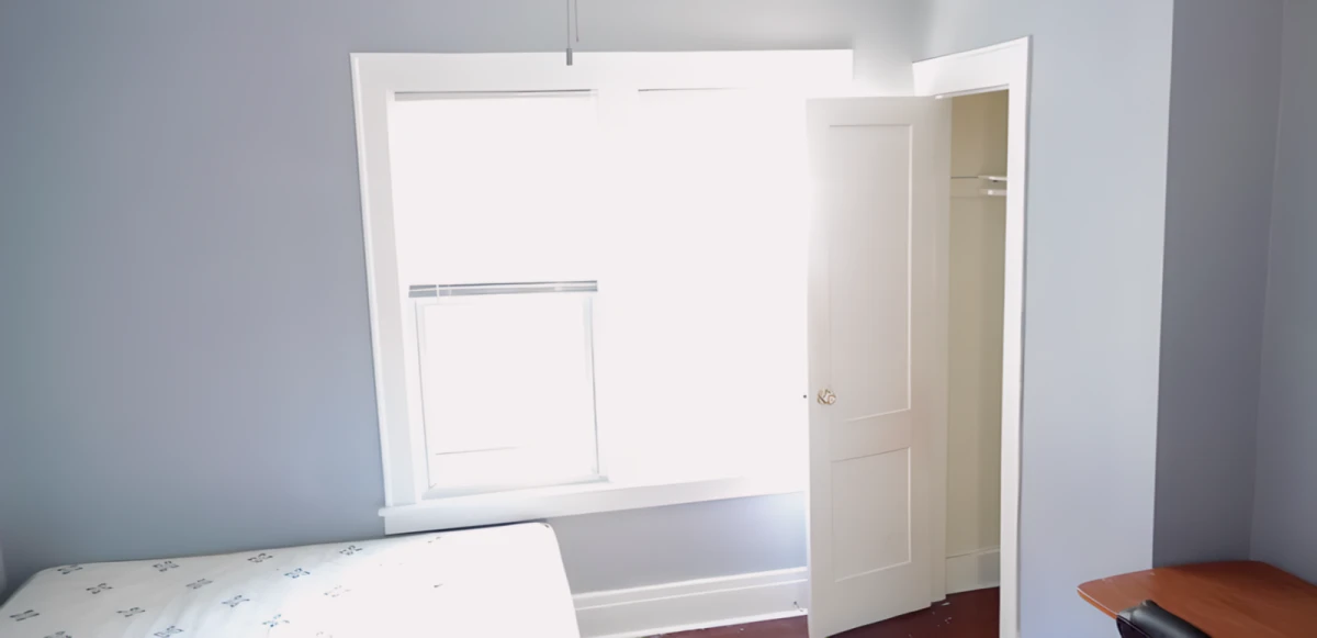 4 Bed 2 Bath Apartment 1