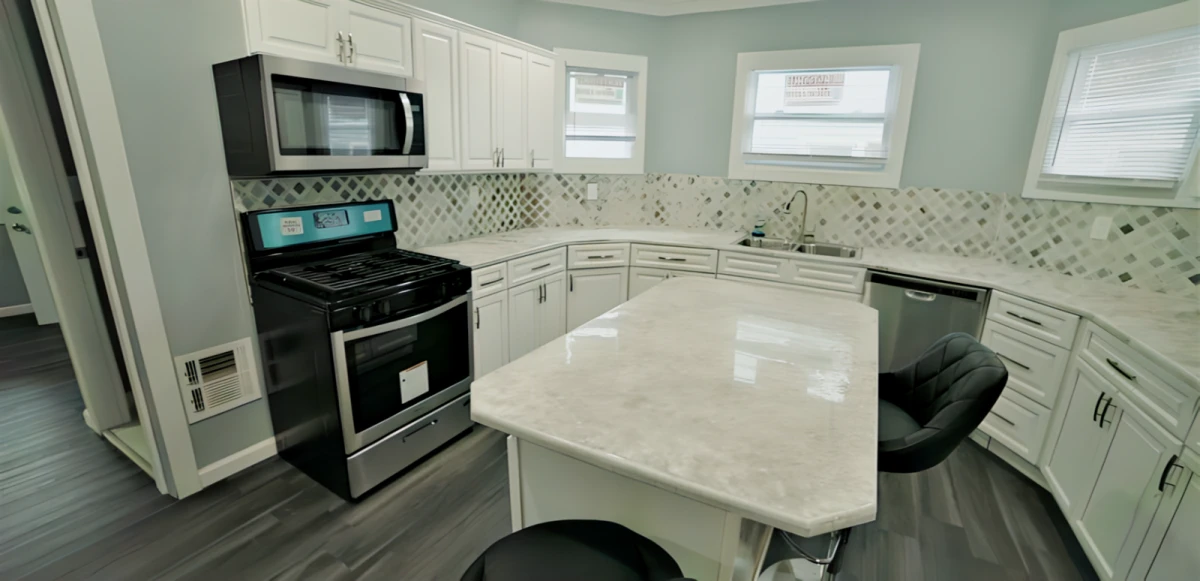 4 Bed 2.5 Bath Apartment 1