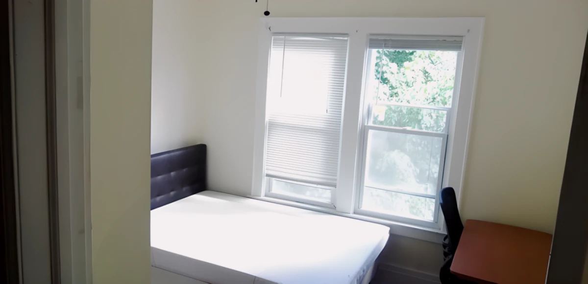 5 Bed 2 Bath Apartment 2