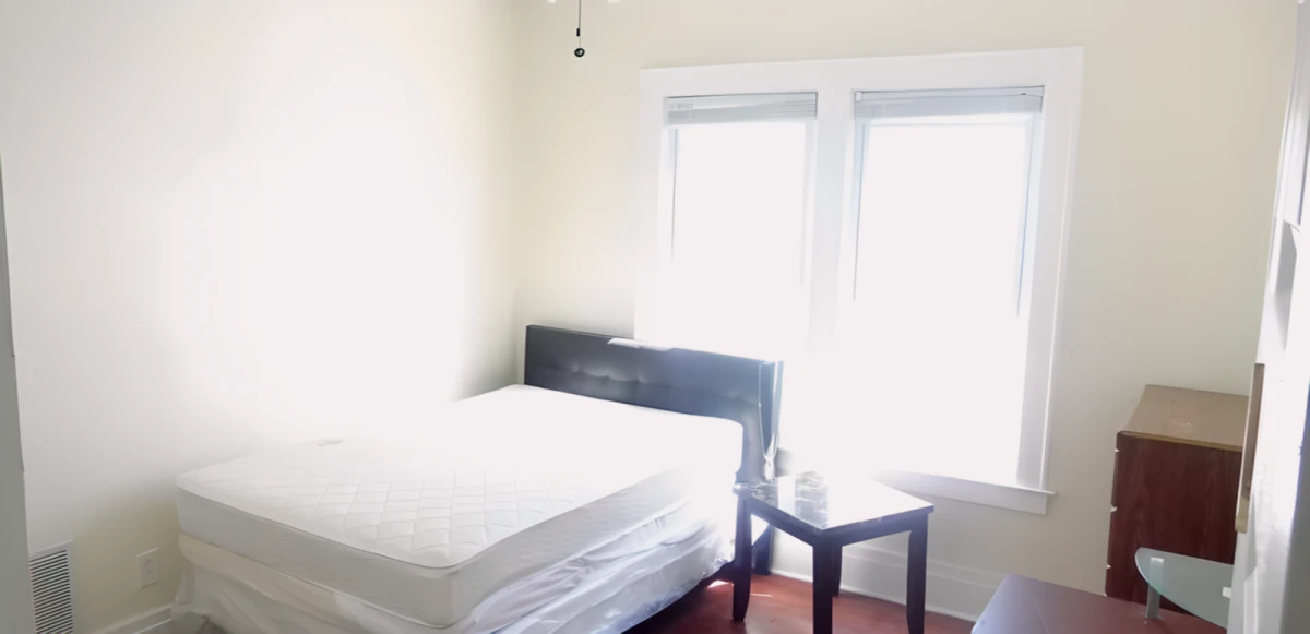 5 Bed 2 Bath Apartment 2