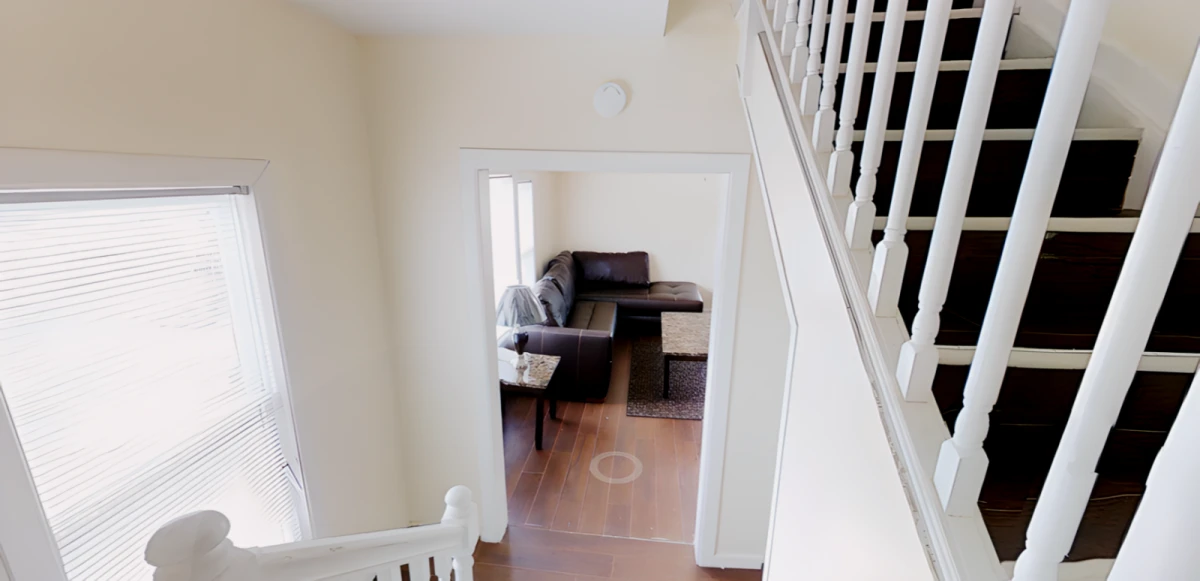 7 bed 3 bath Apartment 2