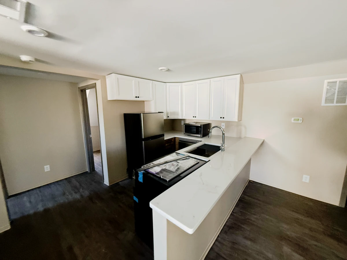 3 Rooms view 2