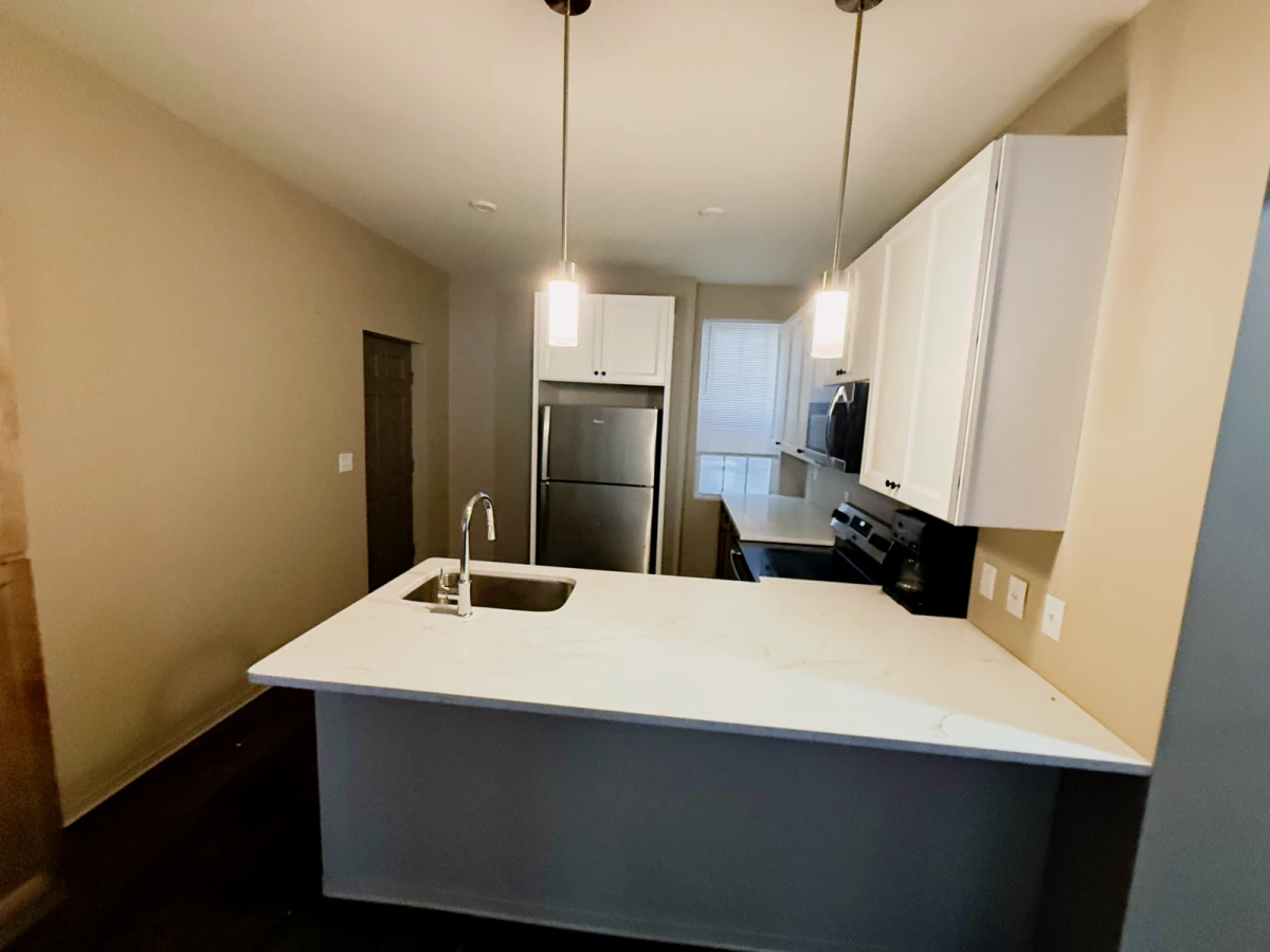 2 Rooms view 1