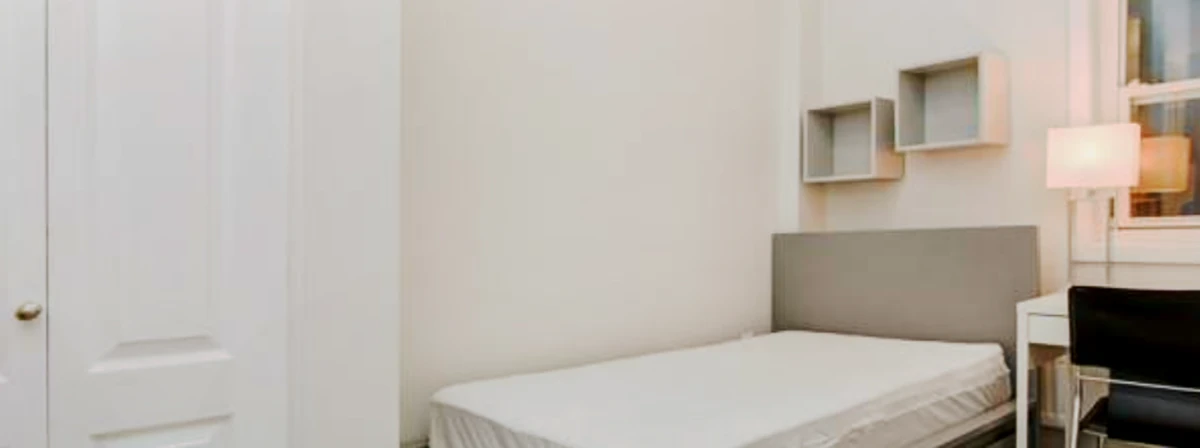 Room in 5 Bedroom Unit