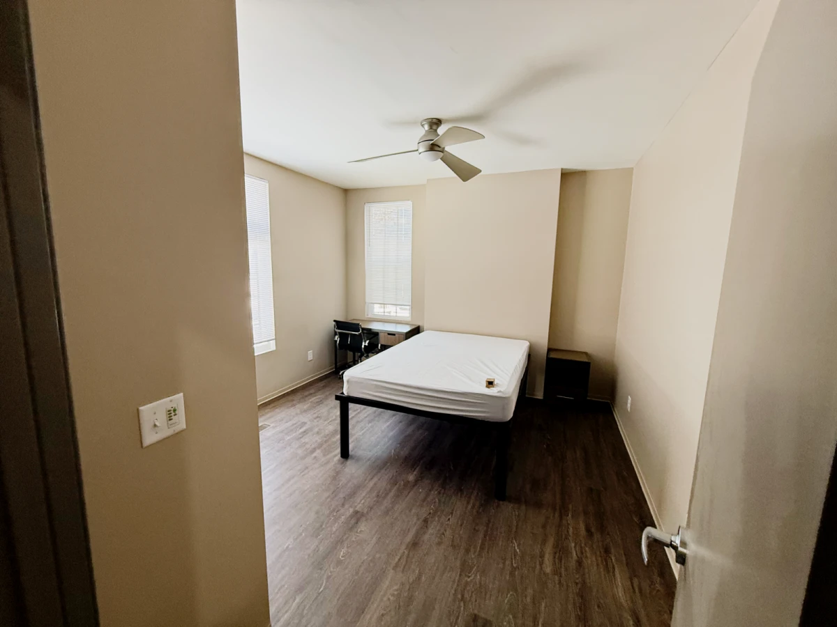3 Rooms view 3