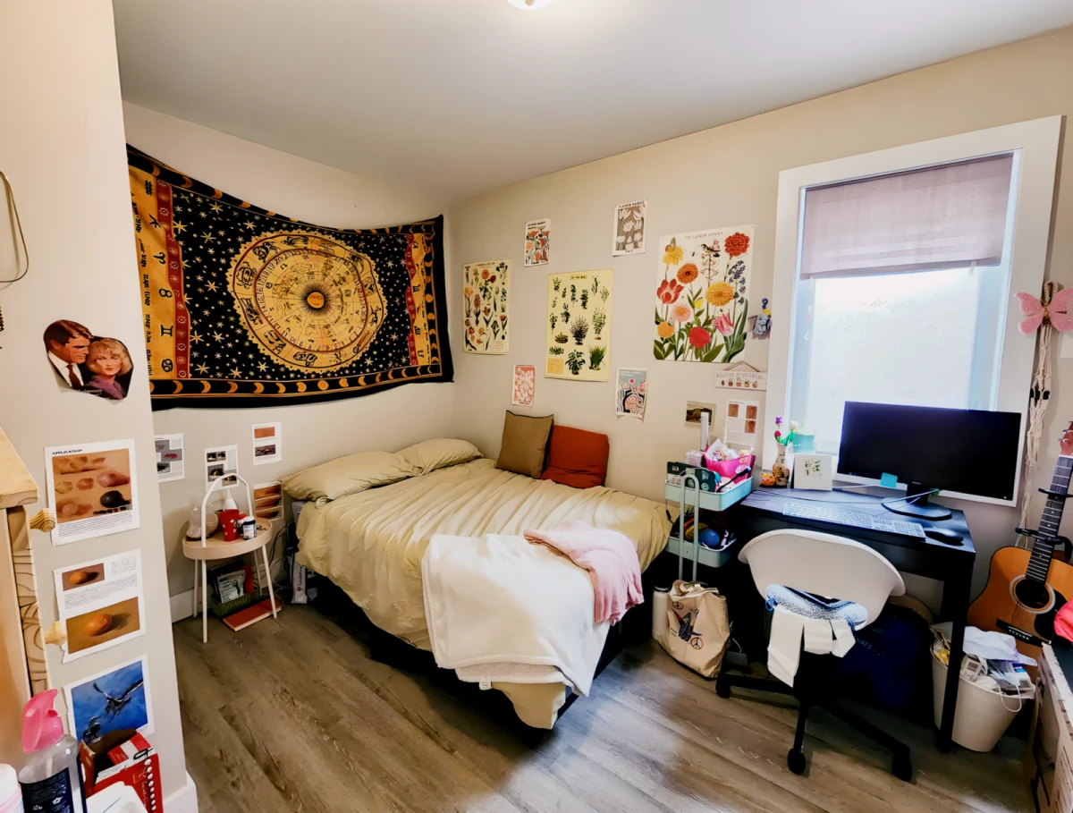 6 Bed 2.5 Bath - 3