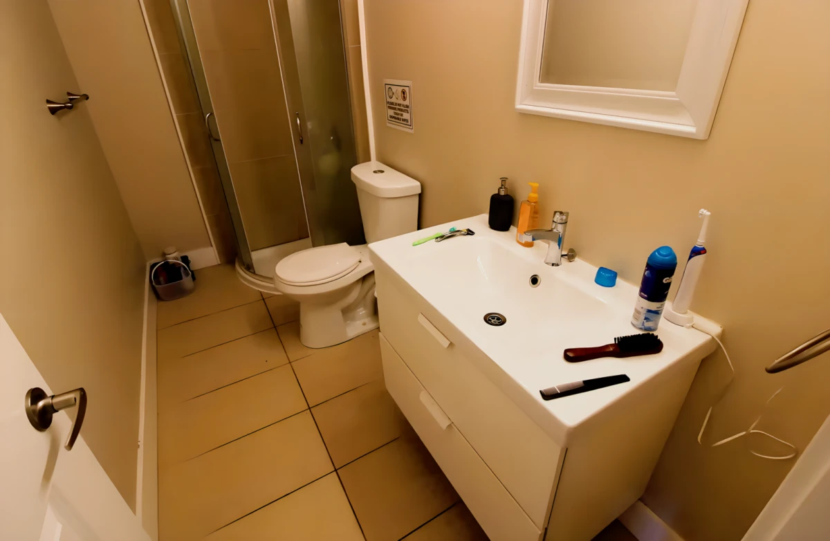 6 Bed 2.5 Bath - 3