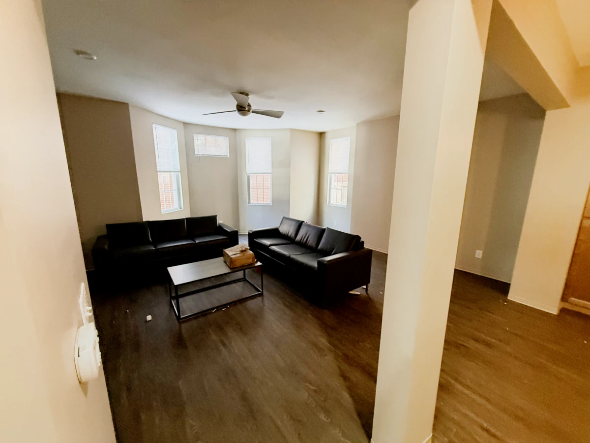 1 Rooms view 1