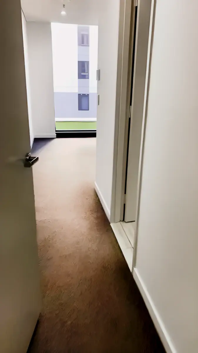 3 Rooms view 2