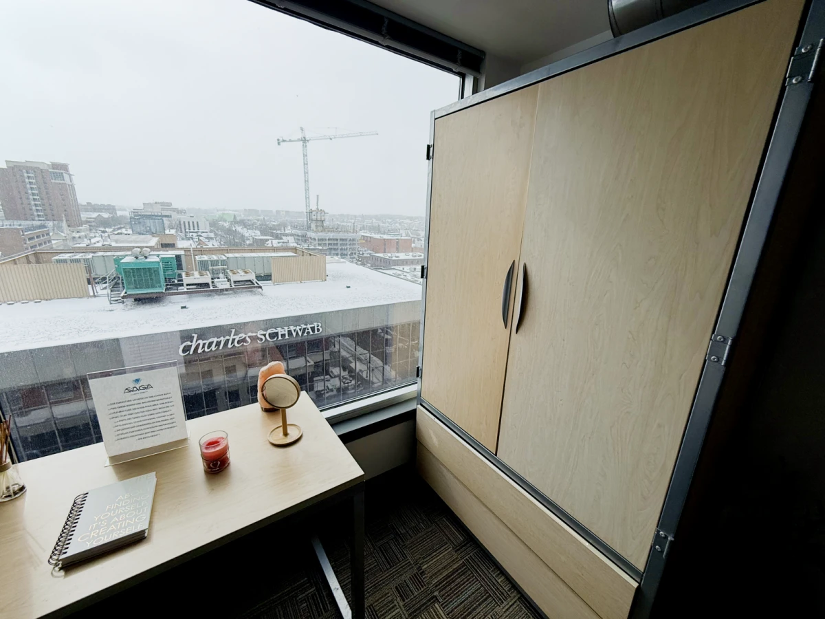 4 Rooms view 3