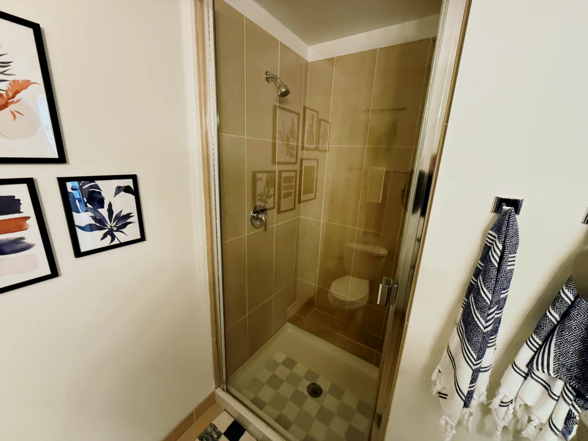 4 Rooms view 3