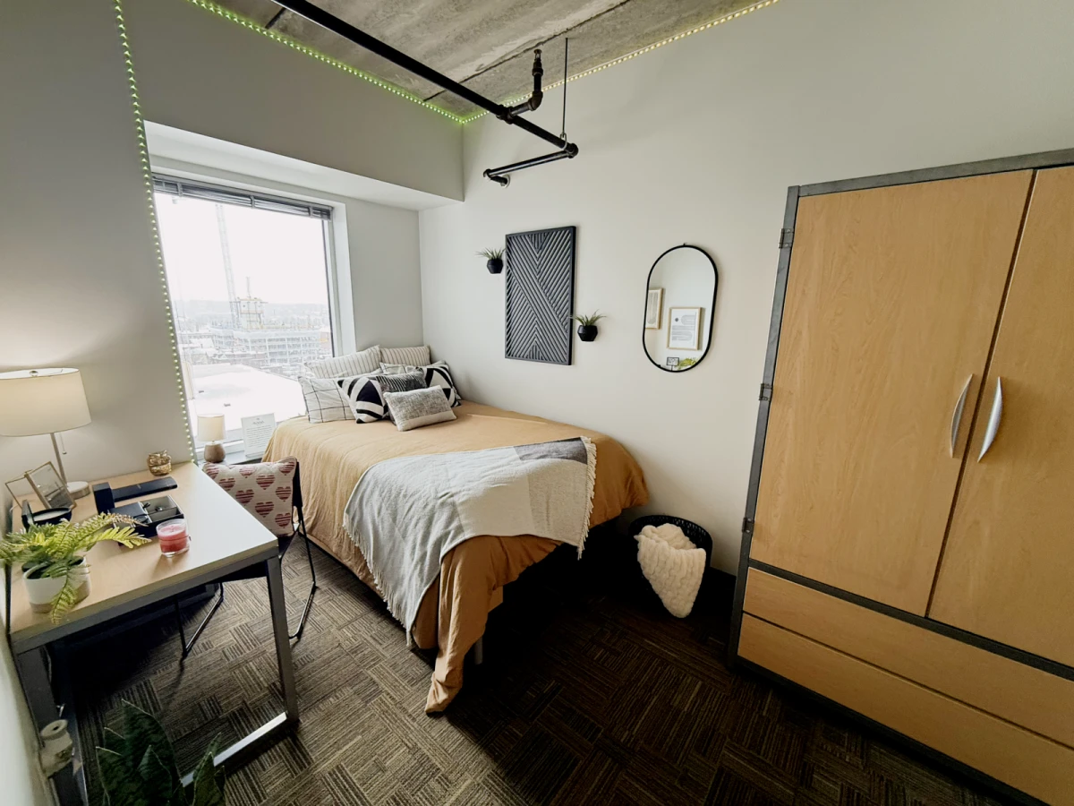 4 Rooms view 4