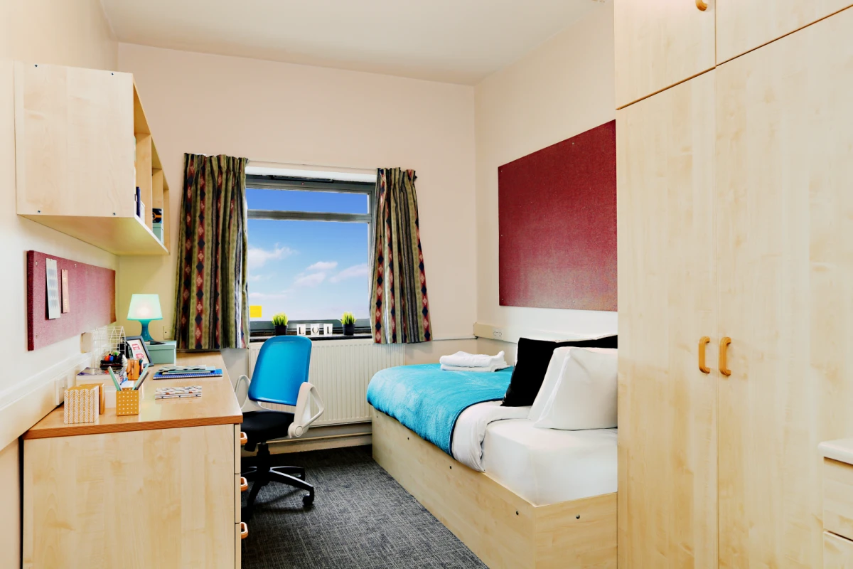 Single Bedroom(shared bathroom)