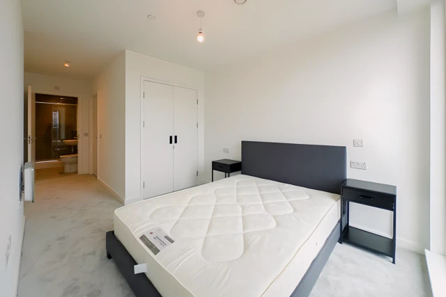 2 Bedrooms 2 bathrooms