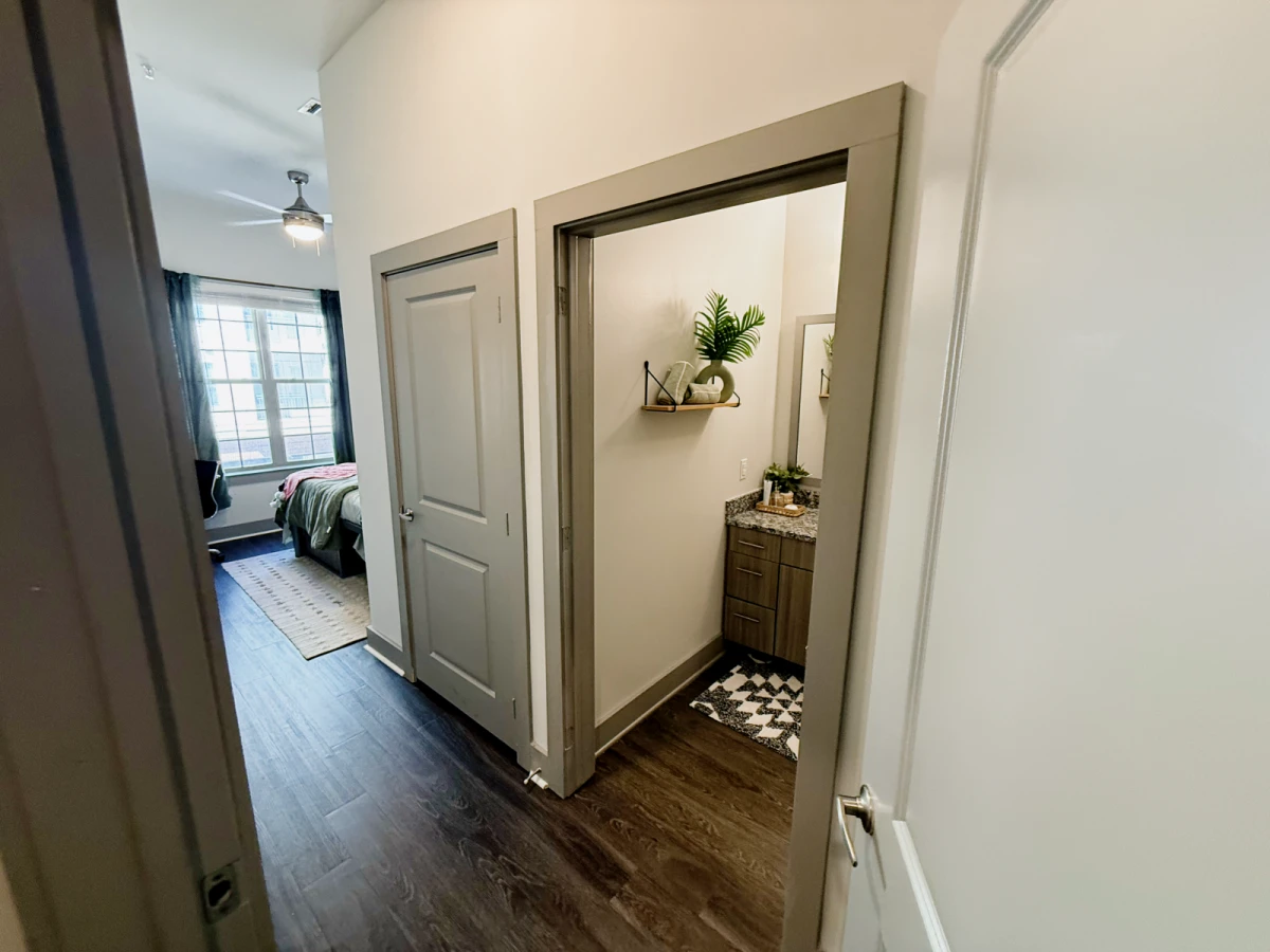 4 Rooms view 2