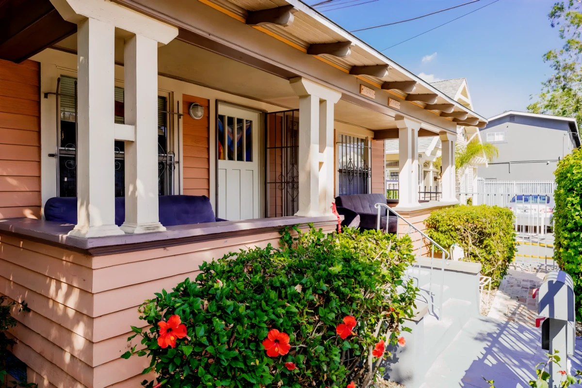 1329 W 29th Street