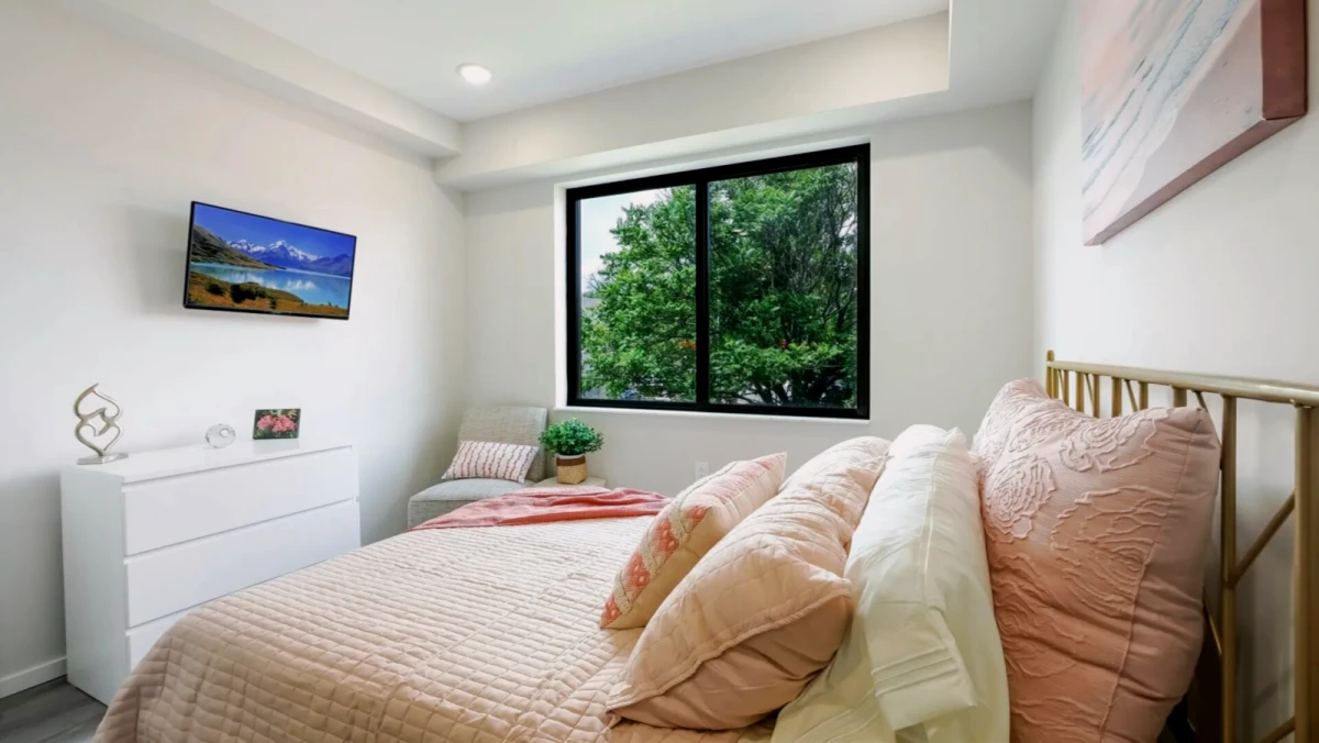 2 Rooms view 1