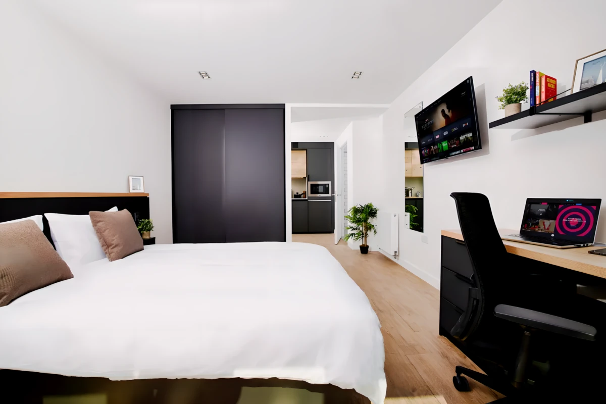 Ultimate Rooms view 1