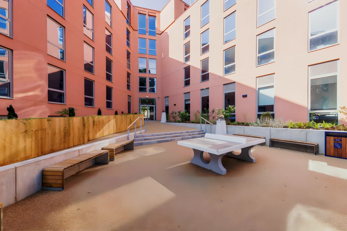 Outdoor Features